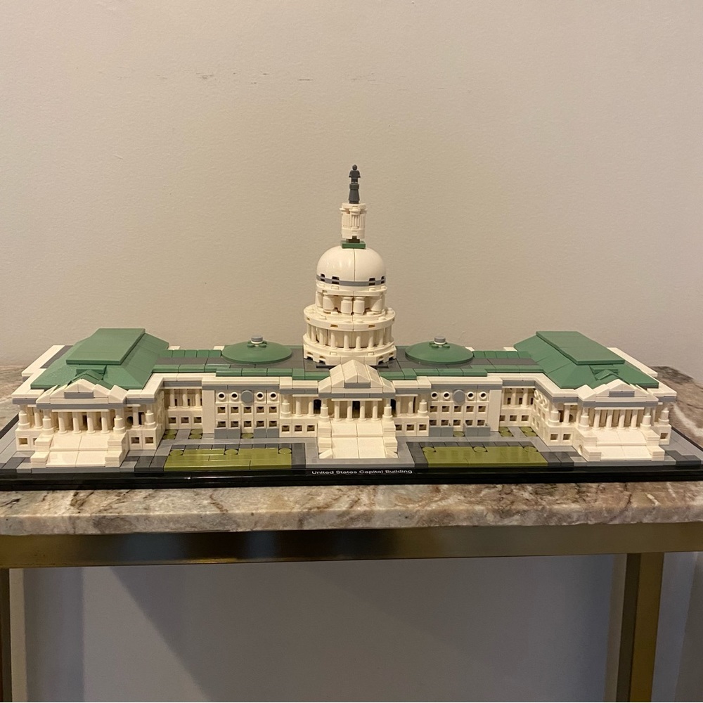 Retired Lego Architecture United States Capitol Building 21030